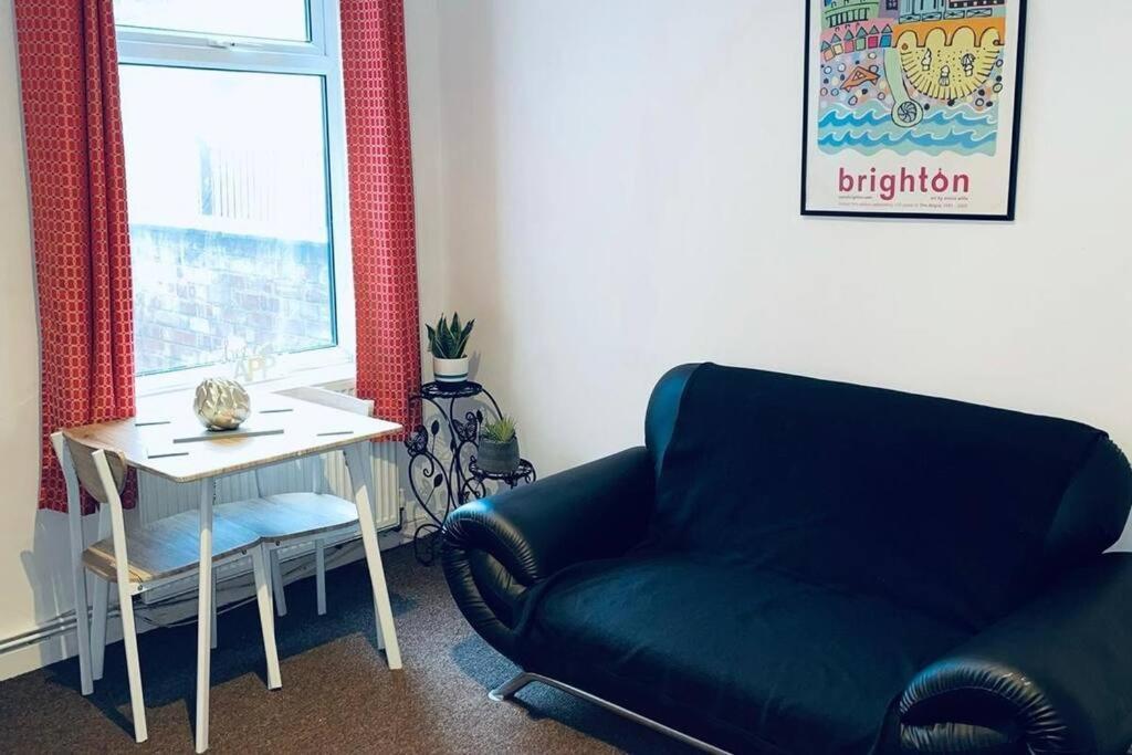 Comfortable Town House In Coventry City Centre Villa Bagian luar foto