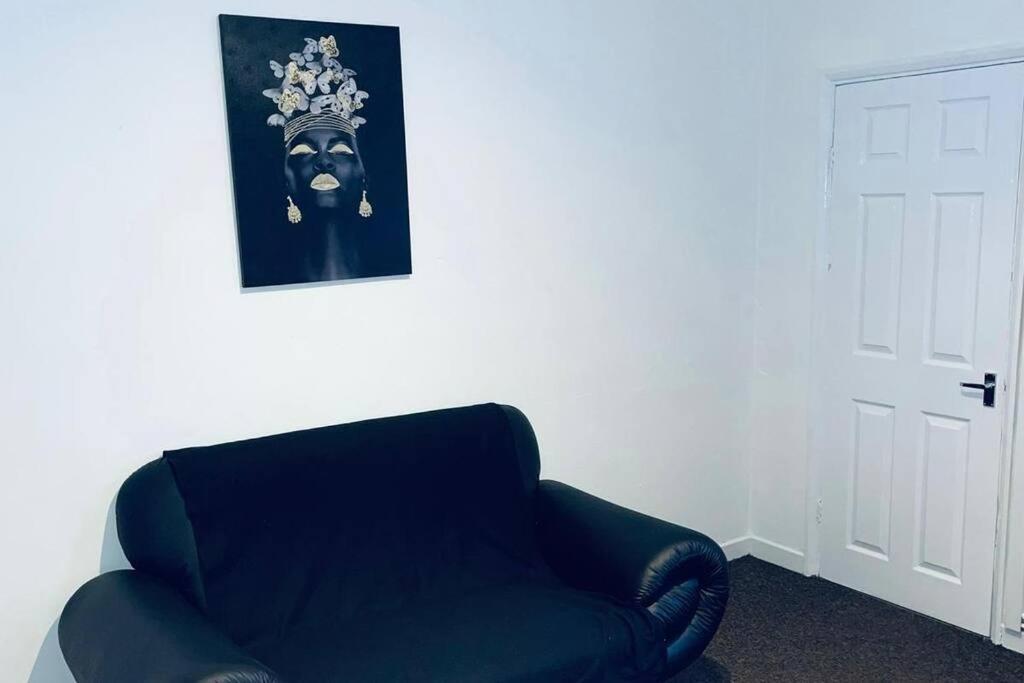 Comfortable Town House In Coventry City Centre Villa Bagian luar foto