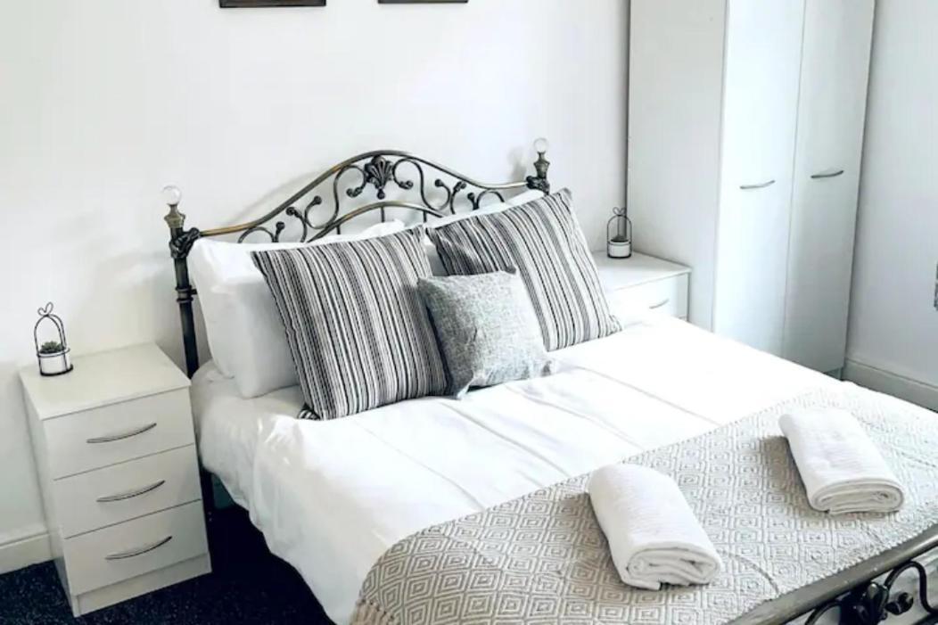 Comfortable Town House In Coventry City Centre Villa Bagian luar foto